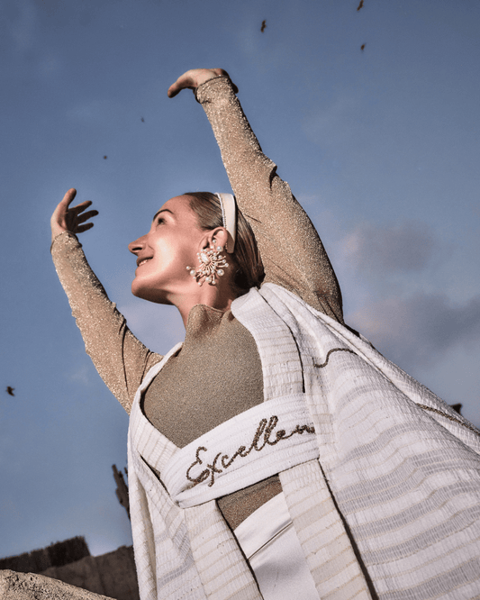 Mahira_Coat_Luxury_Women_Wear_Meaningful_Intentional_Sustainable_Fashion_Kashesh_Global_Dubai_Leadership