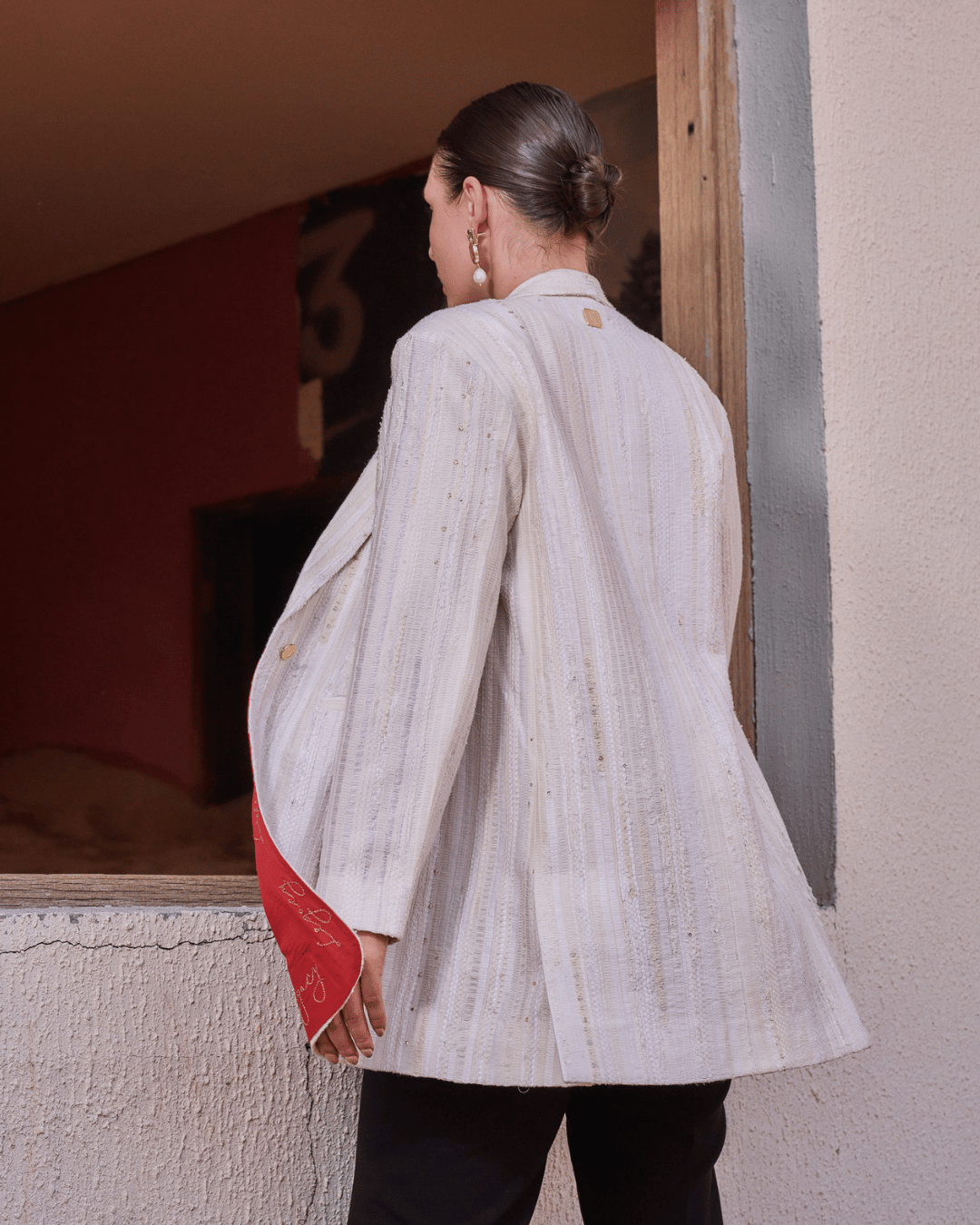 Sajuwa_Coat_Luxury_Women_Wear_Meaningful_Intentional_Sustainable_Fashion_Kashesh_Global_Dubai_Leadership